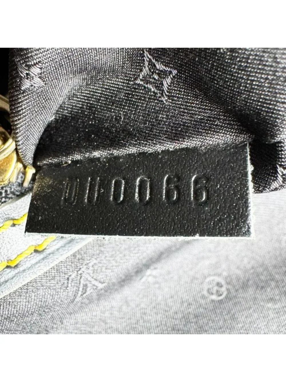 Louis Vuitton Handbag Lockit MM
